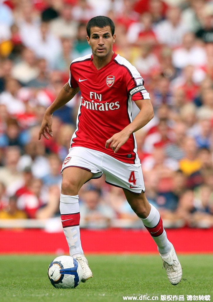 记者：于汉超参加教练员培训班，冬训时以助教身份与申花会合（记者称于汉超正参加教练员培训，冬训将以助教身份与申花汇合）