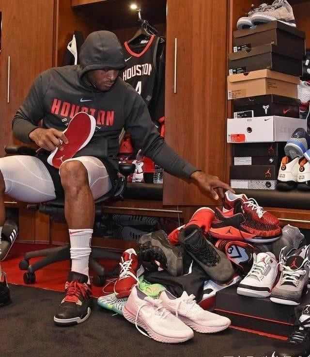 足球报：国安五夺足协杯冠军，憋屈半年终于可以痛快一回（足球报：国安五度捧起足协杯，半年的憋屈总算一吐为快）