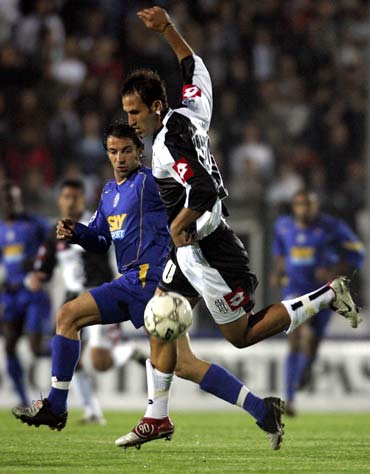 扎戈：托蒂睡觉打呼噜还说梦话；吐西蒙尼口水是因他故意挑衅（扎戈爆料：托蒂睡觉会打呼也会说梦话；向西蒙尼吐口水因其刻意挑衅）