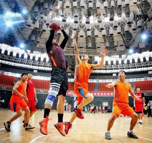 韩媒：韩足协要求蔚山HD对申台龙涉嫌殴打球员一事展开调查（韩媒：韩国足协敦促蔚山HD启动对申台龙疑似殴打球员事件的调查）