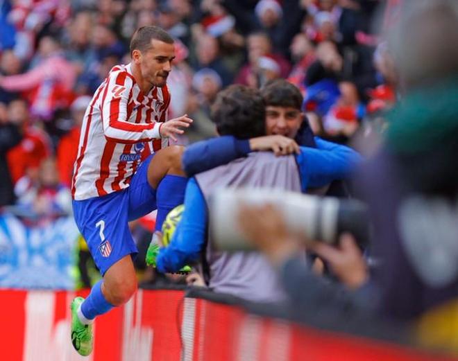 拜仁51场英格兰9场，凯恩2025年出战60场比赛刷新生涯纪录（2025年凯恩60战创生涯新高：拜仁51场+英格兰9场）