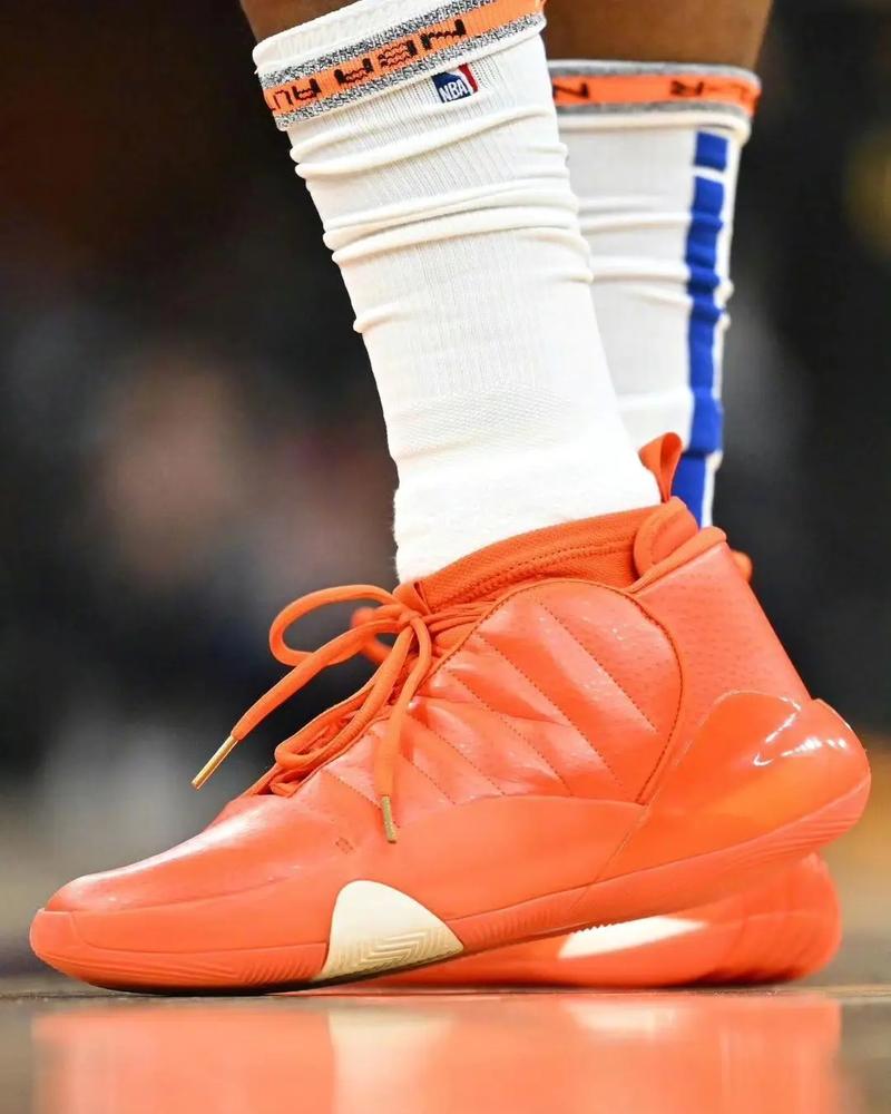 意甲对阵第30支球队球门，劳塔罗当选国米4-0科莫全场最佳（劳塔罗攻破意甲第30个不同对手球门，国米4-0科莫当选全场最佳）