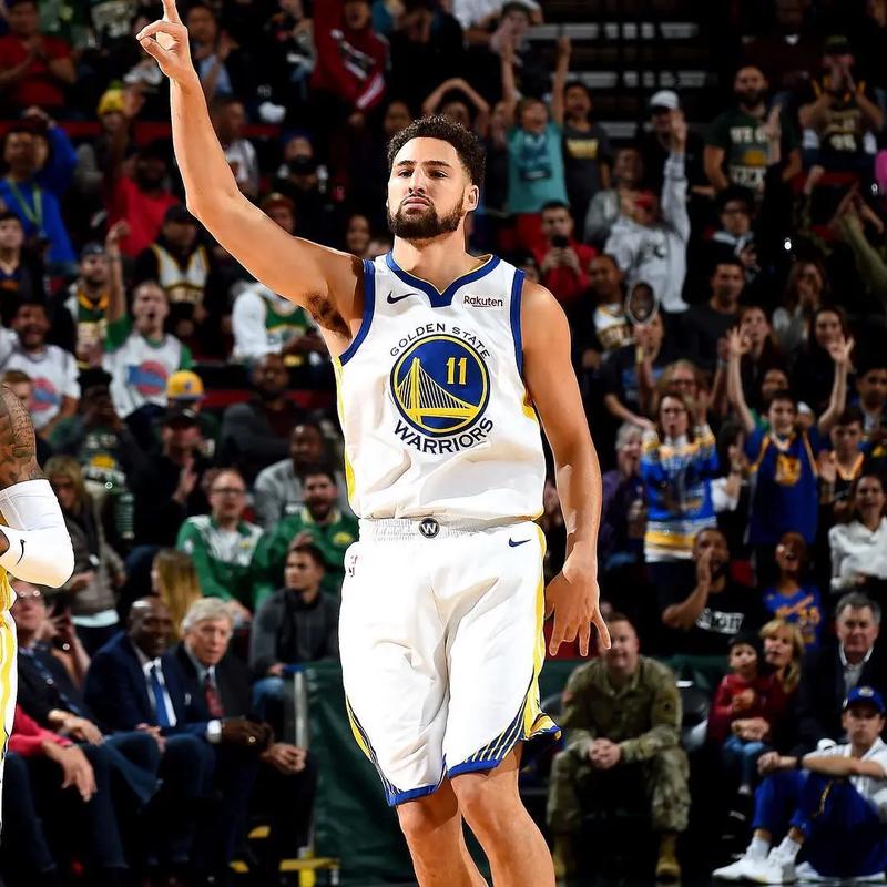 NBA战报：格莱姆斯22分，76人116-101轻取雄鹿（76人116-101力克雄鹿，格莱姆斯贡献22分）