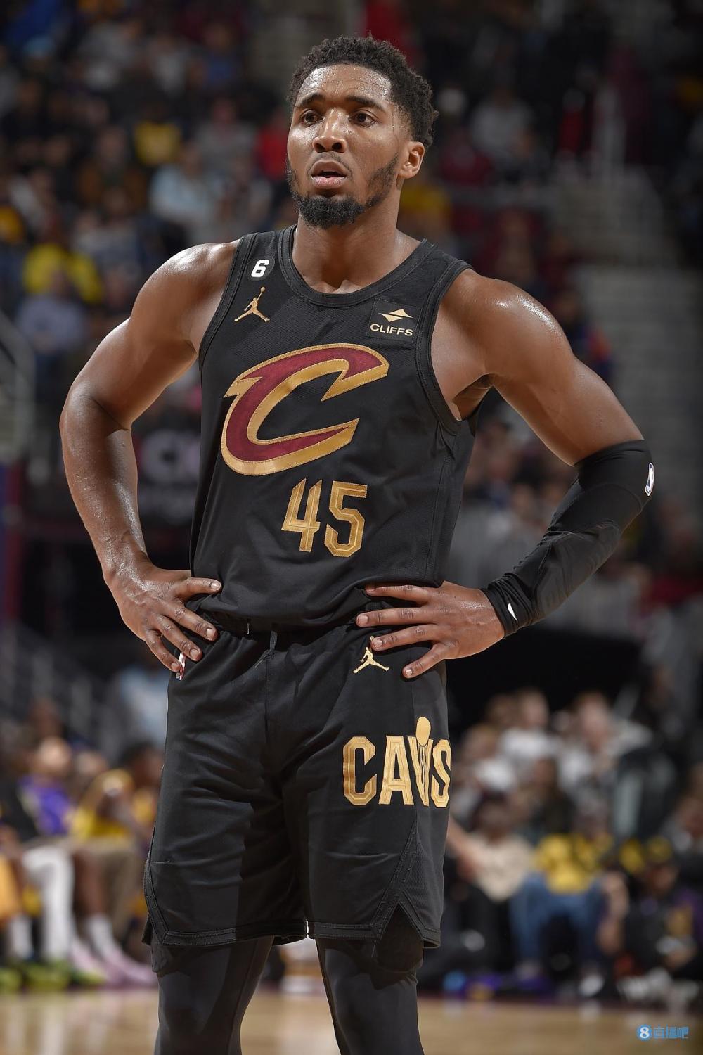 科斯蒂奇批评前任主帅：若早做改变，塞尔维亚能晋级世界杯（科斯蒂奇抨击前主帅：若及时调整，塞尔维亚本可晋级世界杯）