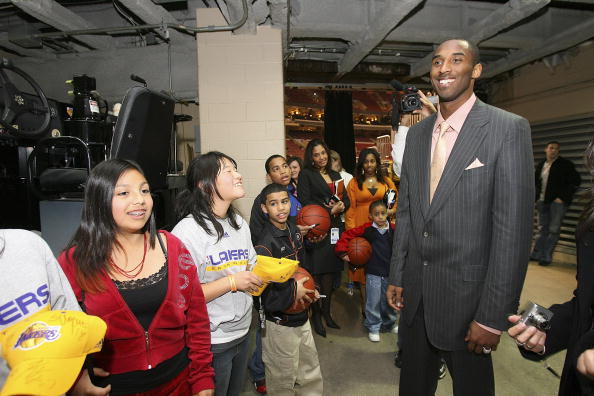 卡雷拉斯：我的位置是左边卫，但能适应教练在任何时候的要求（卡雷拉斯：本职左后卫，随时适应教练安排）