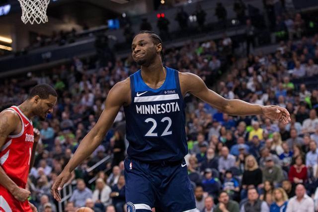 法国客场3-1逆转阿塞拜疆，马特塔、阿克利乌什破门，古斯托两助攻（法国客战阿塞拜疆3-1上演逆转：马特塔、阿克利乌什建功，古斯托双助攻）