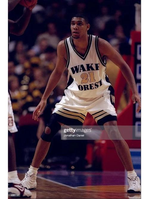 尴尬！松岛辉空效仿王楚钦，倒地爆冲失败，专属王之爆冲（尴尬一幕：松岛辉空模仿王楚钦“王之爆冲”倒地失败，这动作果然是专属）