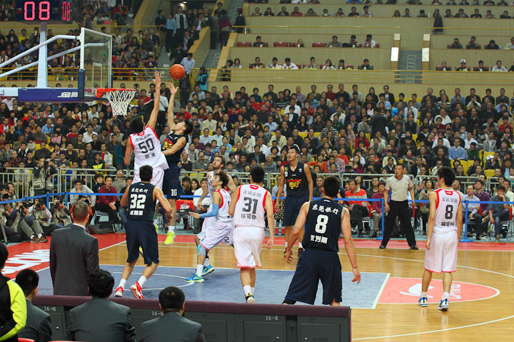 ESPN：本赛季自开局0胜2负以后火箭就没有再出现过连败（ESPN：火箭自0-2开局以来未再遭遇连败）